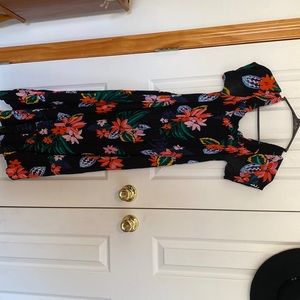 Long floral flowy dress. Size medium. Old navy.
